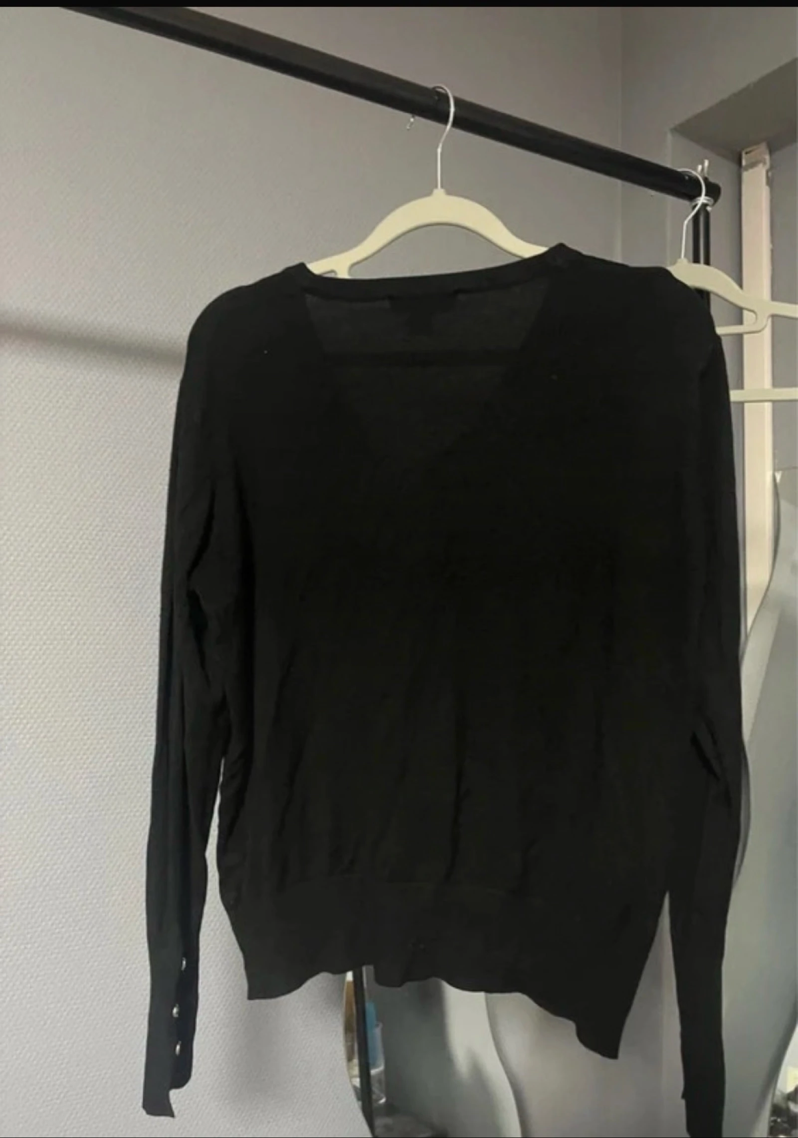Gilet cardigan noir femme boutonné manches longues élégant – photo 2